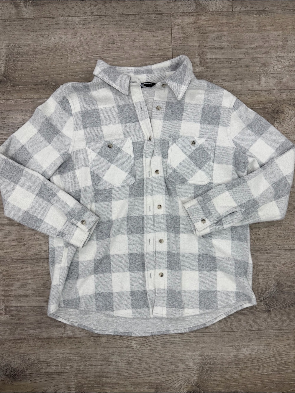 Women's Gray & White Buffalo Plaid Button-Down Shirt